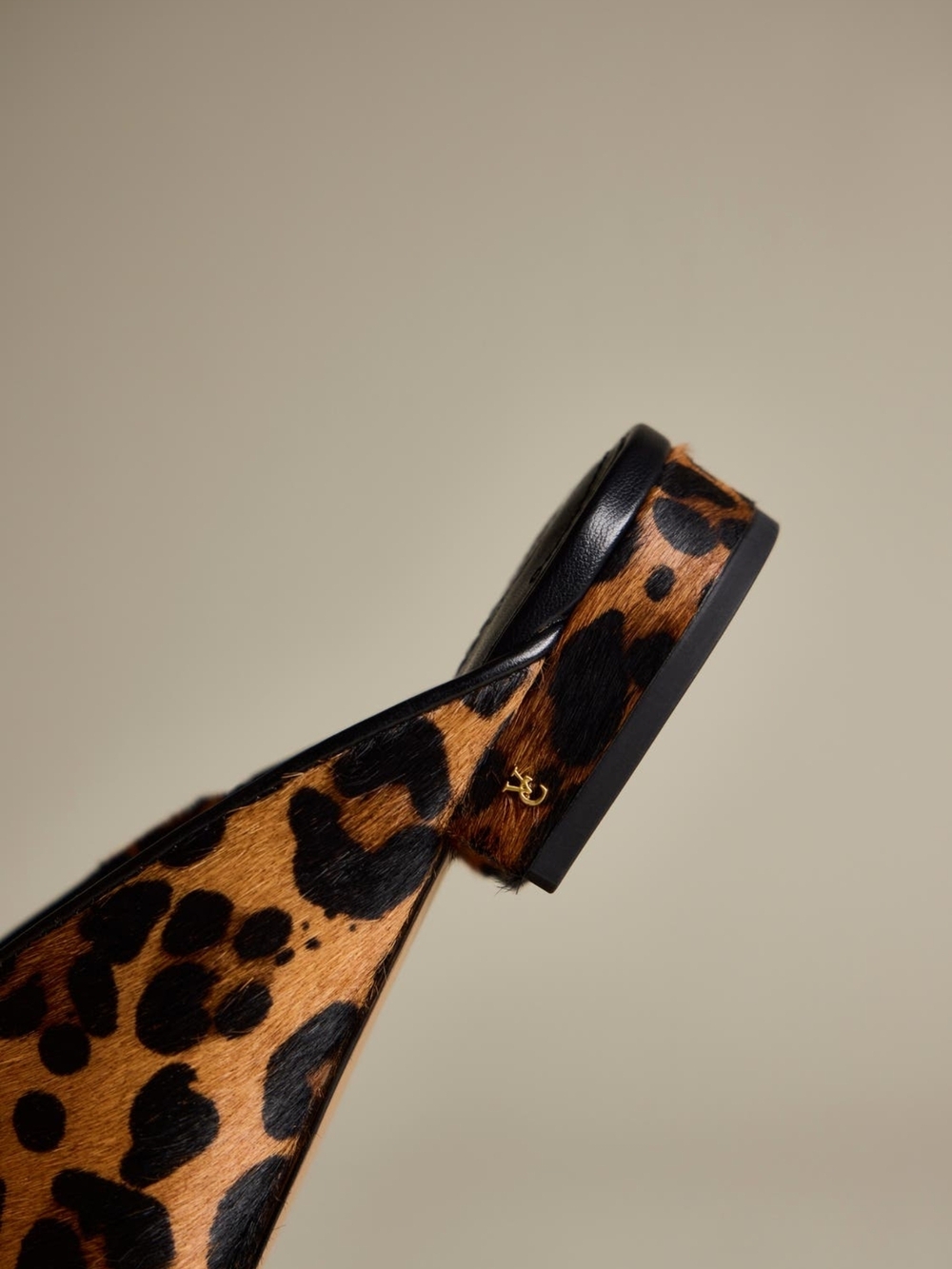 Sizes 5 To 9.5 Vince Camuto Genuine Calf Hair Leopard Print Pointed Toe Mule - Picture 9 of 11